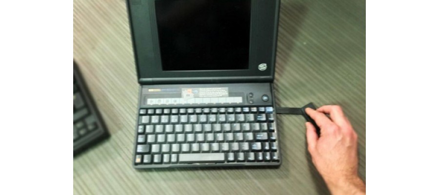 40 Tahun Sejak Kehadirannya, Inilah 6 Laptop Jadul yang Merubah Dunia